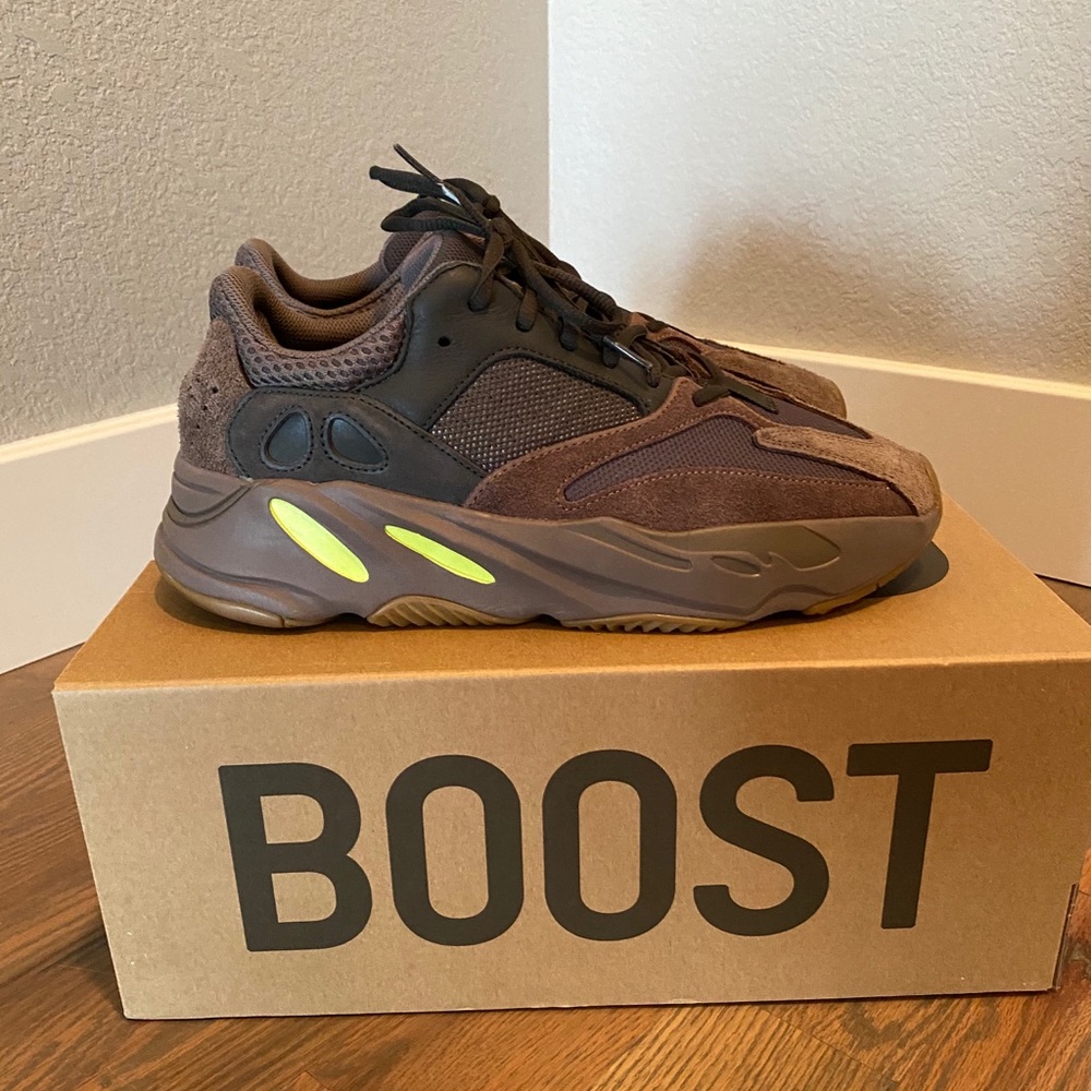 Yeezy 700